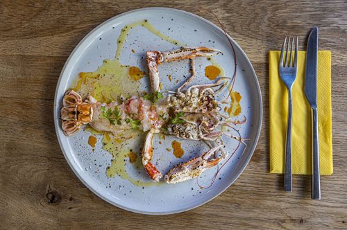 Σε αυτά τα εστιατόρια, η αθηναϊκή κουζίνα δεν φοβάται να πειραματιστεί