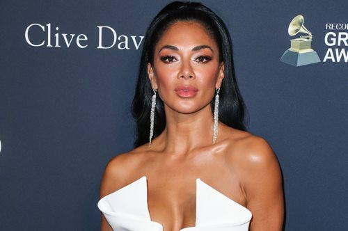 H Νικόλ Σέρζινγκερ στα 40+ δείχνει πιο σέξι από ποτέ με μπικίνι