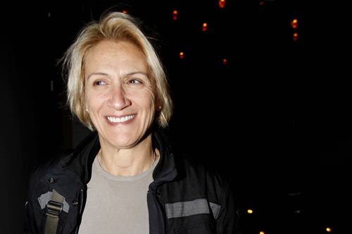 38 χρόνια πριν: Η Καίτη Κωνσταντίνου στην Επίδαυρο με μαύρα μαλλιά