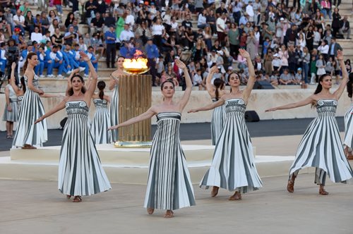 Καλλιμάρμαρο: Η Αθήνα παρέδωσε την Ολυμπιακή Φλόγα στο 
