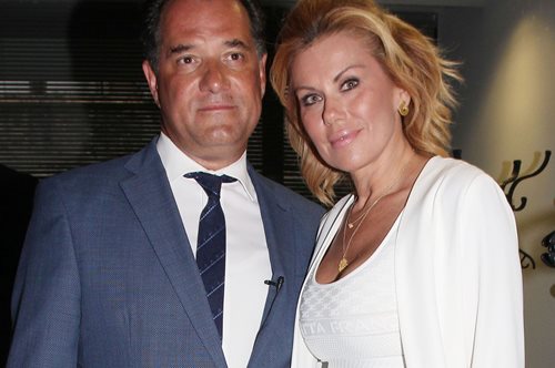 H Ευγενία Μανωλίδου και η σπάνια φωτογραφία με τα τέσσερα παιδιά της