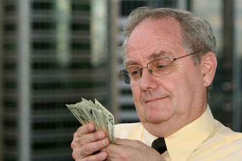 Ο 91χρονος με περιουσία 500.000 λιρών μοίρασε μόλις £50 στις εγγονές του