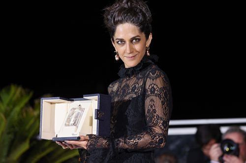 Ζαρ Αμίρ Εμπραχίμι: Η Ιρανή νικήτρια του Χρυσού Φοίνικα στο Φεστιβάλ Καννών και το σεξουαλικό σκάνδαλο που την ανάγκασε να γίνει πρόσφυγας