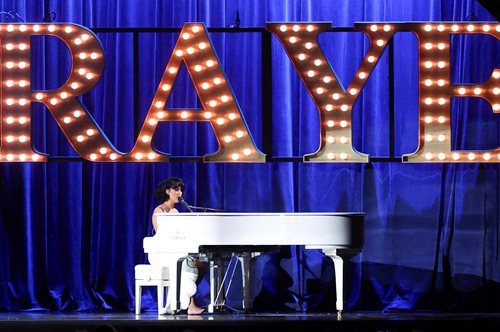 Brit awards 2024: Για πρώτη φορά το 70% των βραβείων απονεμήθηκε σε γυναίκες και non binary