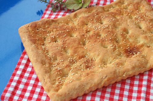 Φτιάξε μόνη σου πεντανόστιμη σπιτική λαγάνα: Μία εύκολη συνταγή