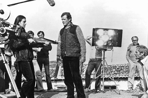 Τζέιμς Μποντ:  Όταν οι μοναχοί στα Μετέωρα απείλησαν να κάψουν τον Ρότζερ Μουρ