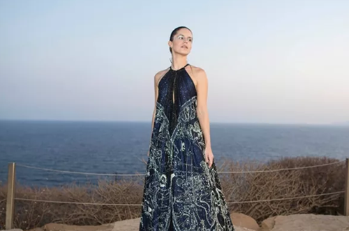 Ευγενία Νιάρχου: Πώς φόρεσε το πιο hot χρώμα της σεζόν