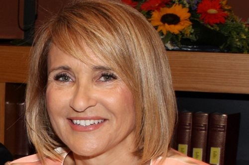 Μάρα Ζαχαρέα: Φόρεσε το it πανωφόρι της σεζόν σε ένα αθλητικό σύνολο