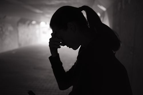 UNICEF: Μία στις οκτώ γυναίκες παγκοσμίως έχει πέσει θύμα βιασμού ή σεξουαλικής επίθεσης πριν από τα 18