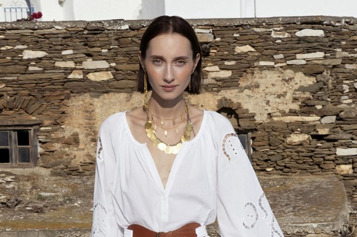 Summer in Greece: Τα πιο κομψά κομμάτια από ελληνικά brands για τις πρώτες εξορμήσεις του καλοκαιριού