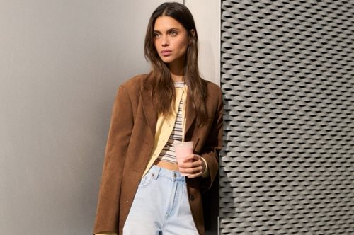 Denim of Interest | Η νέα συλλογή της Stradivarius φέρνει τα τζιν στο επίκεντρο του στυλ