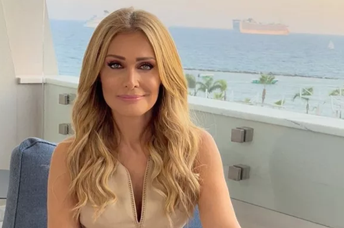 Νατάσα Θεοδωρίδου: Χορεύει ξέφρενα μαζί με τις δύο της κόρες στο πιο 