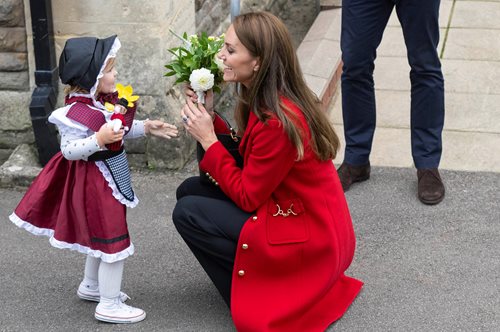 Κέιτ Μίντλετον: Στους μόνους που προσκυνά είναι τα παιδιά