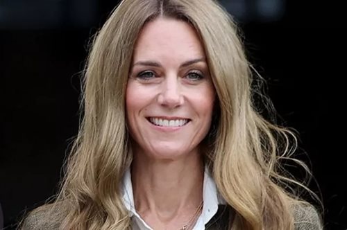 Όταν η περούκα της Kate έδειξε τη γυμνή αλήθεια μιας κοινωνίας