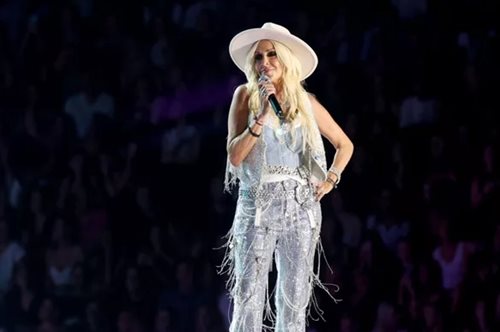 Δύο μήνες προετοιμασία και εκατοντάδες ώρες υλοποίησης: Οι λεπτομέρειες για το look της Άννας Βίσση