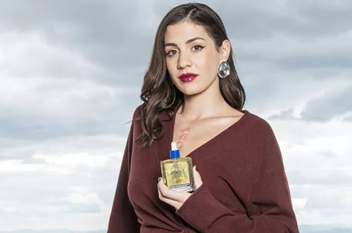 Like magic: Το έλαιο φροντίδας που δεν ήξερες ότι χρειάζονται τα μαλλιά σου