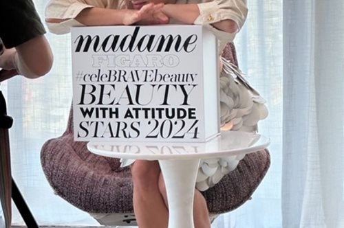 Mελία Κράιλινγκ: Backstage στιγμιότυπα από τη φωτογράφιση της ambassador των Βeauty Stars with Attitude 2024.