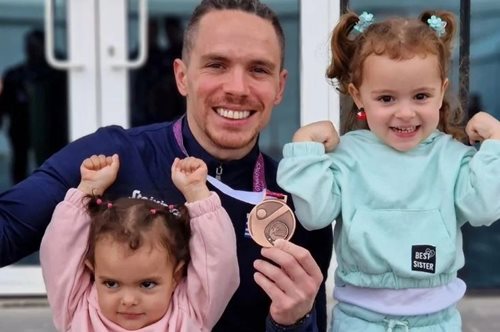 Λευτέρης Πετρούνιας: 