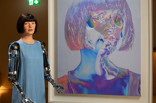 Ai-Da: Το πρώτο ανθρωποειδές ρομπότ που ζωγραφίζει είναι γεγονός