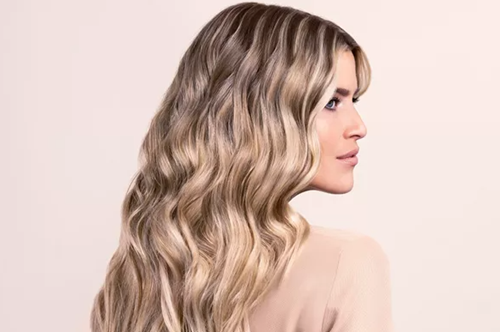 Hair Serums: Η νέα μεγάλη τάση στην περιποίηση των μαλλιών