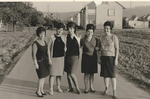 Οι ξεριζωμένες: Ελληνίδες που μετανάστευσαν στη Γερμανία του '60 μόνες, μακριά από τις οικογένειες τους