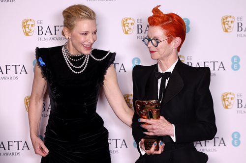 BAFTA: οι μεγάλοι νικητές των βραβείων και οι εξαιρετικές εμφανίσεις των μεγάλων σταρ στο κόκκινο χαλί