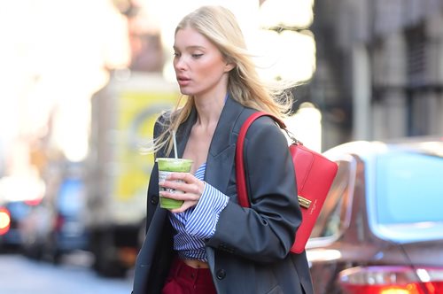 Κόκκινη τσάντα: 10 stylish κομμάτια που θα σε πείσουν να τολμήσεις το hot trend του 2024