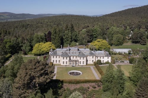 Πωλείται η έπαυλη του Μπομπ Ντίλαν με τα 16 υπνοδωμάτια στα Χάιλαντς της Σκωτίας