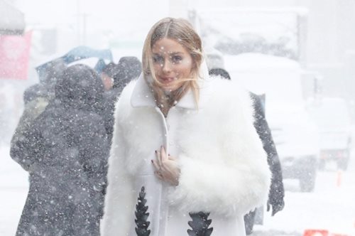 Πώς θα ντυθείς κομψά και ζεστά στα χιόνια