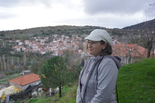 Ανθρώπινη ιστορία: Η Φετνά Οζτουρκλέρ πηγαίνει κάθε Σαββατοκύριακο στη Μυτιλήνη αναζητώντας την οικογένεια του Γιώργου