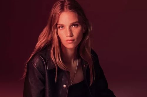 Από το γραφείο στα απογευματινά cocktails | Τα festive looks για day to night εμφανίσεις την περίοδο των γιορτών