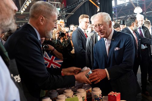 Τι δουλειά είχε ο βασιλιάς Κάρολος στη Γερμανία;