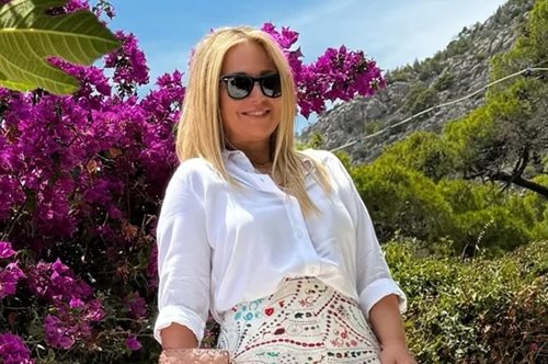 Νάνσυ Ζαμπέτογλου: Το αέρινο φόρεμα που είναι ιδανικό για κάθε καλοκαιρινή περίσταση