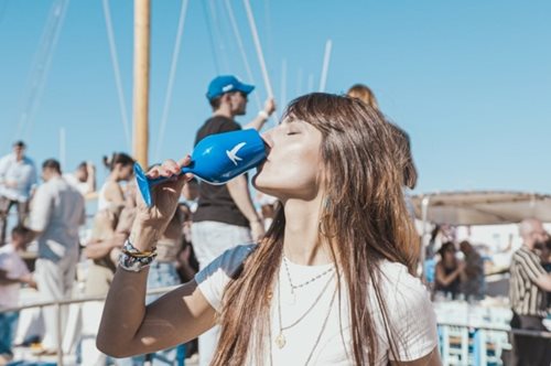 Πάσχα στην Πάρο για τη Βασιλική Ρούσσου - Το γλέντι στη Νάουσα με τη Grey Goose Altius