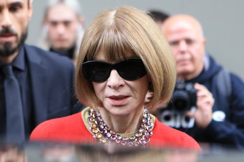 Ανδρέας Αναστάσης: ο hair stylist που συντηρεί άψογο το πιο διάσημο καρέ κούρεμα του κόσμου- αυτό της Άννας Γουίντουρ