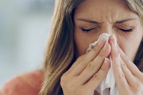 Πώς να αντιμετωπίσεις αποτελεσματικά τα συμπτώματα της ρινικής συμφόρησης