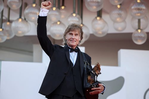 Φεστιβάλ Βενετίας 2024: Ο 72χρονος Ρον Μος, ή αλλιώς  