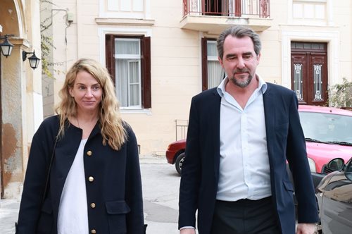 Νικόλαος Ντε Γκρες - Χρυσή Βαρδινογιάννη: Έφτασαν στην εκκλησία για την πρόβα γάμου - Το πρωτότυπο κόσμημα αντί για στέφανα