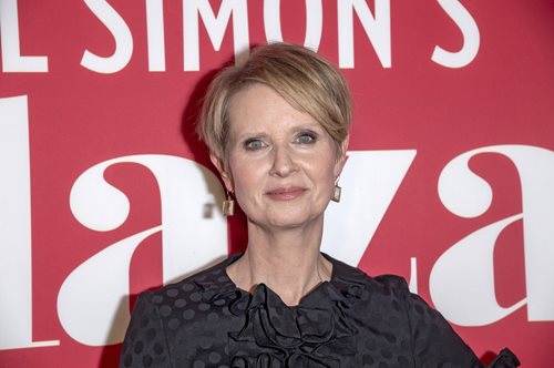 Σύνθια Νίξον: Η Μιράντα από το Sex and the City είναι ολόιδια με τη γάτα της