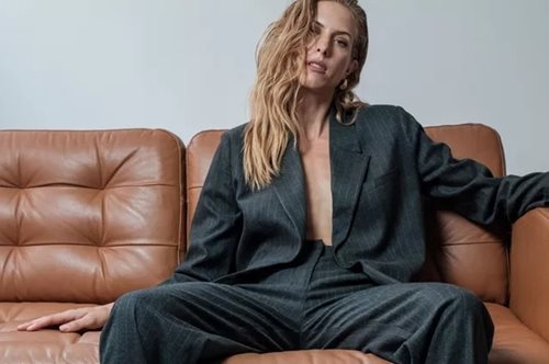 #ObsessedWith: Αυτό το σακάκι είναι η τελευταία λέξη της μόδας και θα το βρεις σε καταπληκτική προσφορά -56%