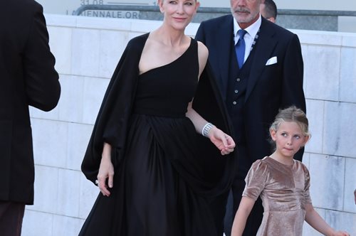 Κέιτ Μπλάνσετ: η νικήτρια του Φεστιβάλ Βενετίας με την αγαπημένη της οικογένεια