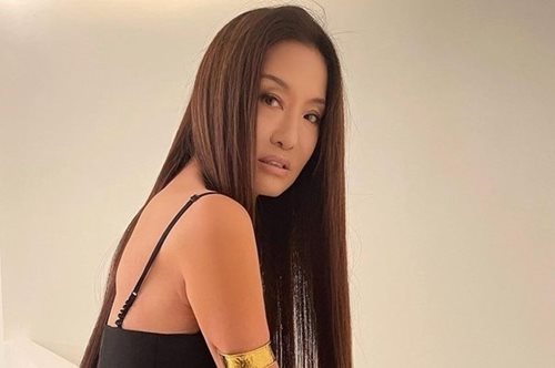 Η  75χρονη Βέρα Γουάνγκ δεν ξεχνά ποτέ την αγαπημένη της μαμά, Φλόρενς