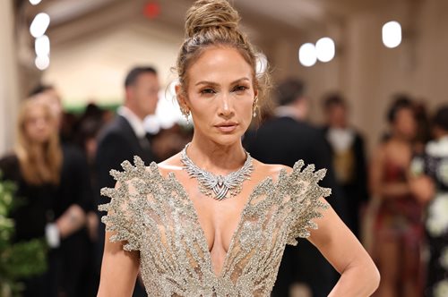 800 ώρες δουλειάς: Η ιστορία 