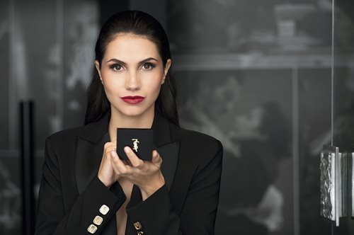 Μελίνα Κόντη: Τα πολυτελή κραγιόν που δεν αποχωρίζεται ποτέ η ηθοποιός