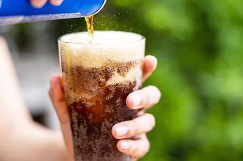 Τσίχλες, αναψυκτικά, μπισκότα: Σε ποια τρόφιμα βρίσκεται η 