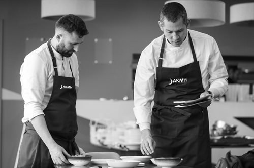 Αντιμετωπίζοντας τις τροφικές αλλεργίες στο εστιατόριο | Έna pop-up Restaurant Project με τον Σωτήρη Κοντιζά