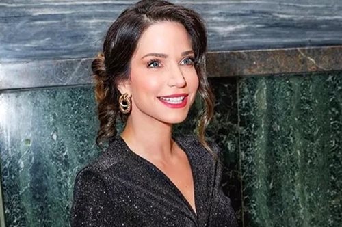 Η Κατερίνα Γερονικολού με την κούκλα μαμά της: Πόσο μοιάζουν