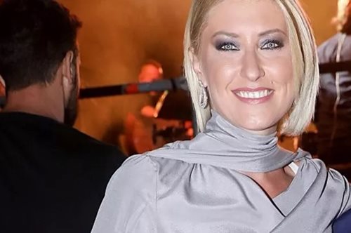 Σία Κοσιώνη: Chic στη συνάντησή της με την Κριστίν Λαγκάρντ - Οι μωβ γόβες της