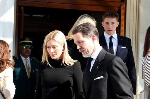 Μαρί Σαντάλ: Με πέδιλα Chanel, τσάντα Alaia και γυαλιά Celine στην κηδεία του πρίγκιπα Μιχαήλ