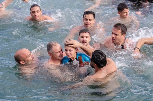 Ηράκλειο: Οκτάχρονος ο βουτηχτής που έπιασε τον σταυρό